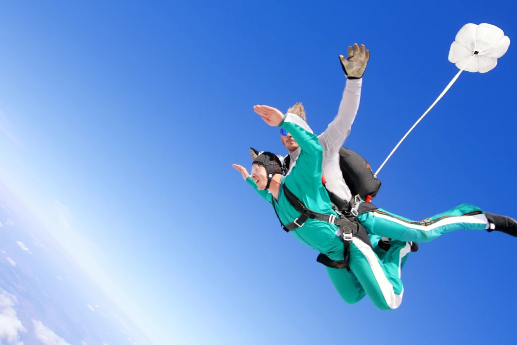 Tandem skydiving